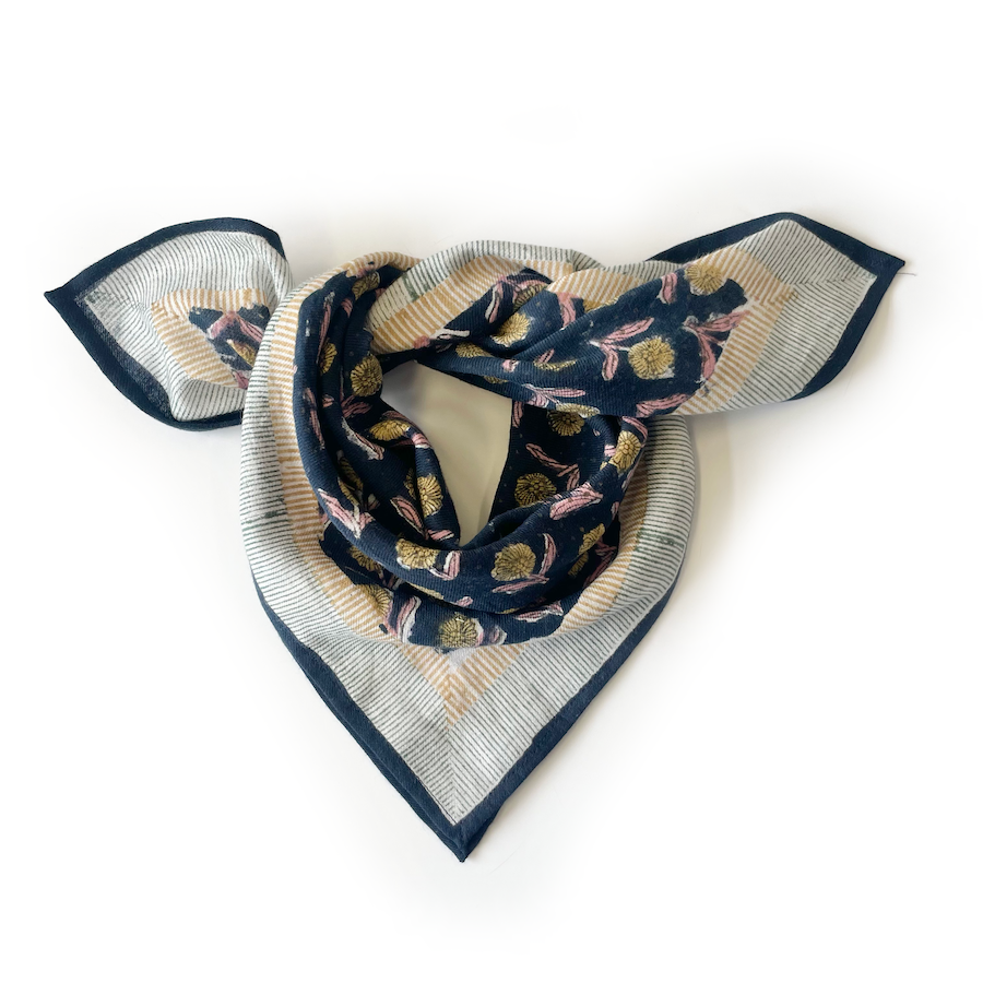 2022-03-small-foulard-manika-lotus.png