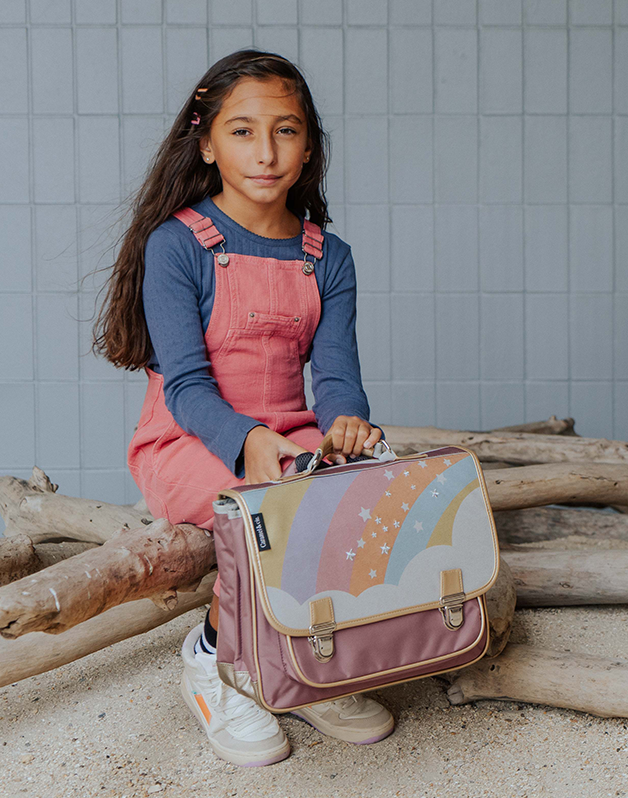 2022-06-cartable-arc-en-ciel-etoile-multicolore-fille-38cm-2.png