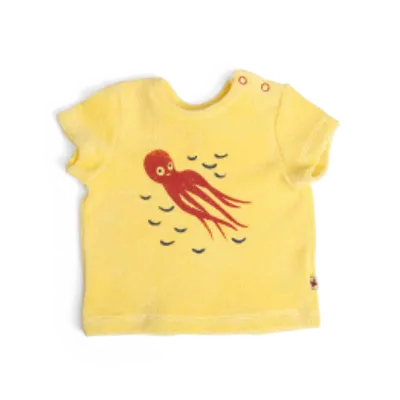 2023-01-hector-teeshirt-bouclette-eponge-jaune-motif-pieuvre-bord-de-mer-moulin-roty.webp
