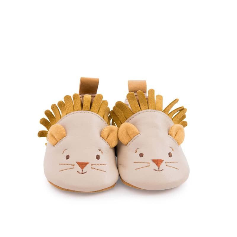 2023-03-chaussons-cuir-lion-beige-sous-mon-baobab-612-mois-moulin-roty-4.jpg