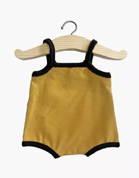 maillot-gilda-en-jersey-moutarde-pour-poupee-minikane.webp