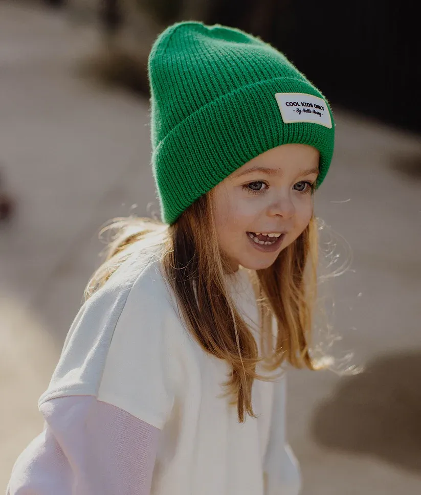 bonnet-colore-enfants-bebes-pop-laine-vert-hello-hossy.webp