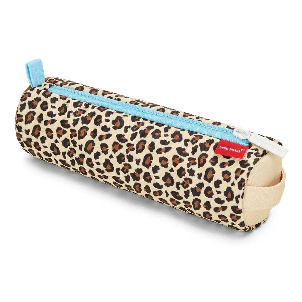 trousse-scolaire-enfants-primaire-imprime-leopard-hello-hossy-1.webp