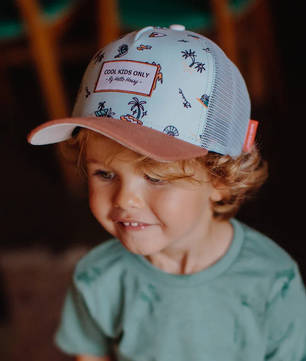 casquette-enfants-bebes-coloree-trucker-imprime-bleu-hello-hossy.webp