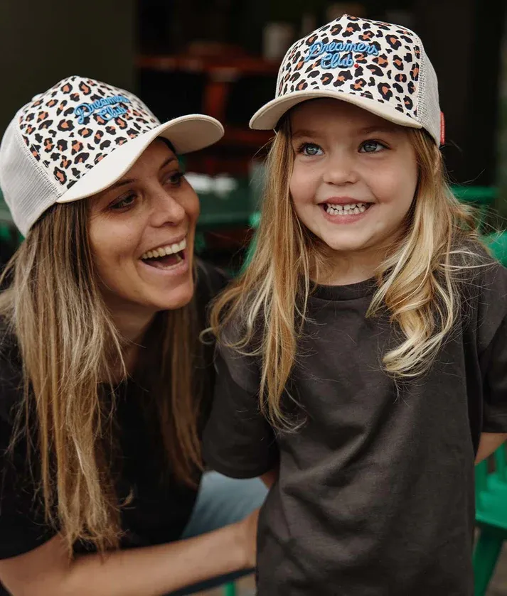 casquette-enfants-bebes-cool-mums-only-imprime-leopard-1-hello-hossy.webp