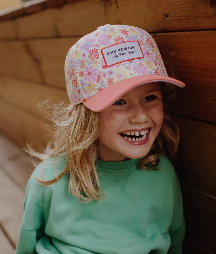 casquette-enfants-bebes-coton-biologique-fleurs-rose-hello-hossy.webp