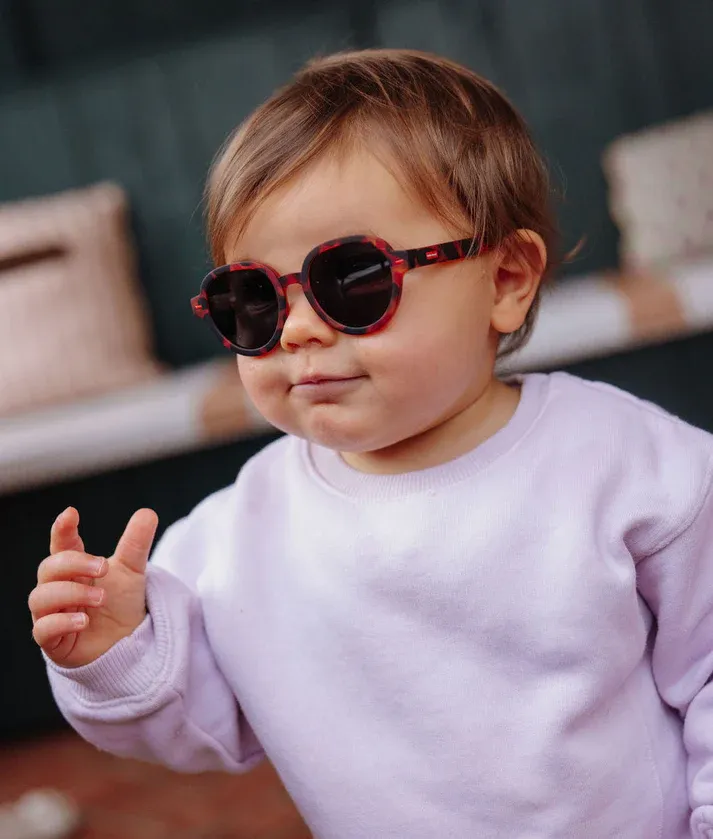 lunettes-de-soleil-bebes-ecailles-forme-ronde-hello-hossy.webp