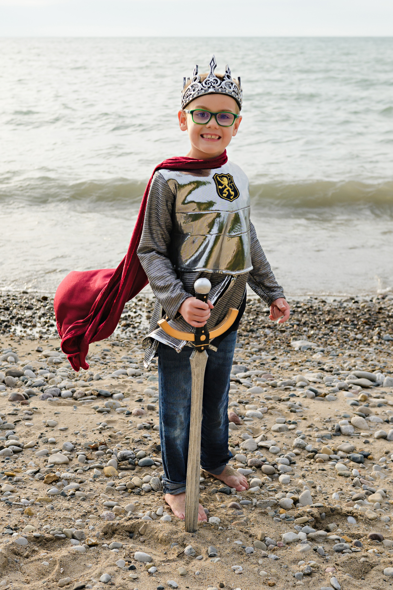 sous-la-bonne-etoile-great-pretenders-silver-knight-cape-5-6-ans-3.png