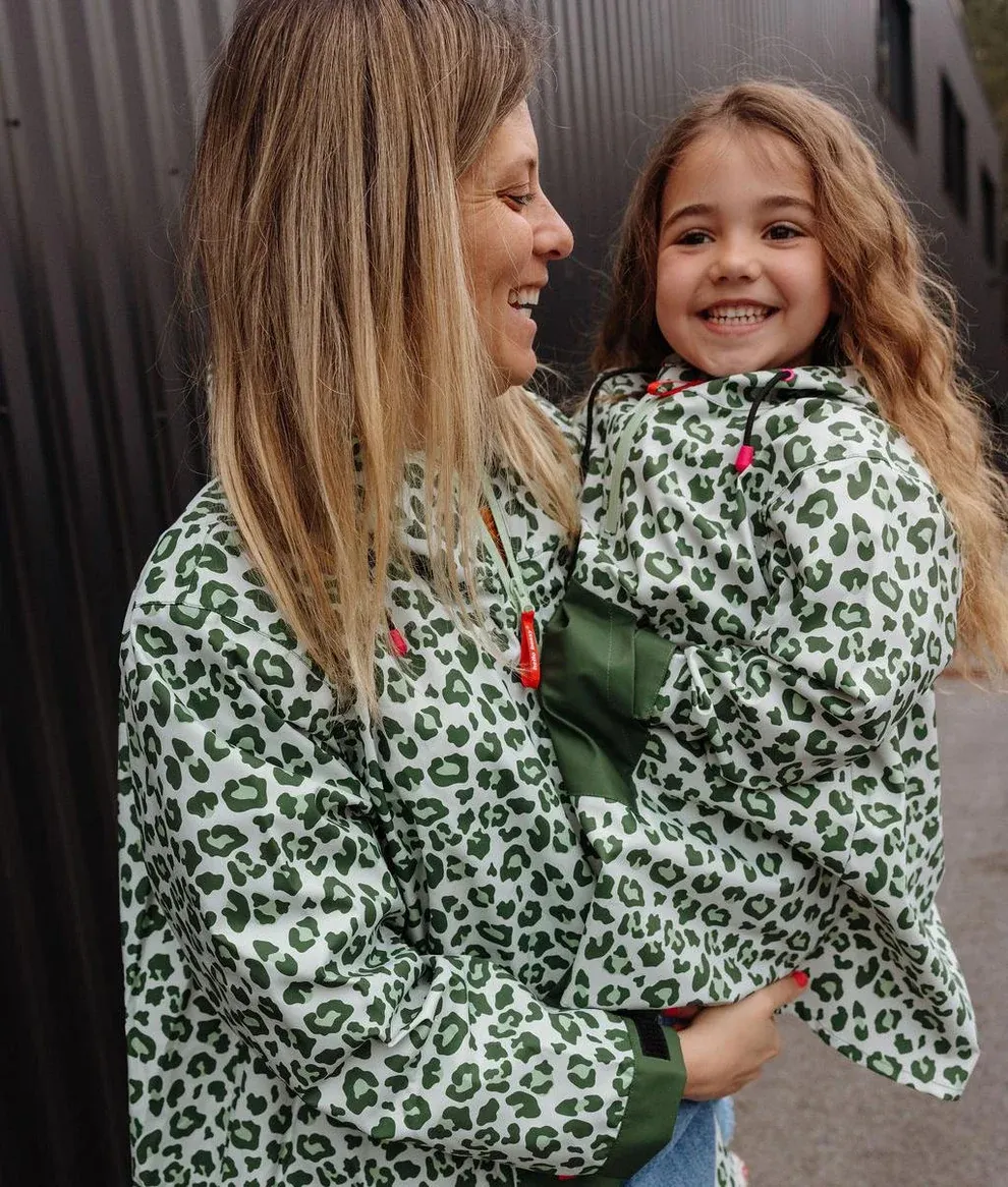 poncho-de-pluie-green-leopard-enfants-2e5e4e02.webp