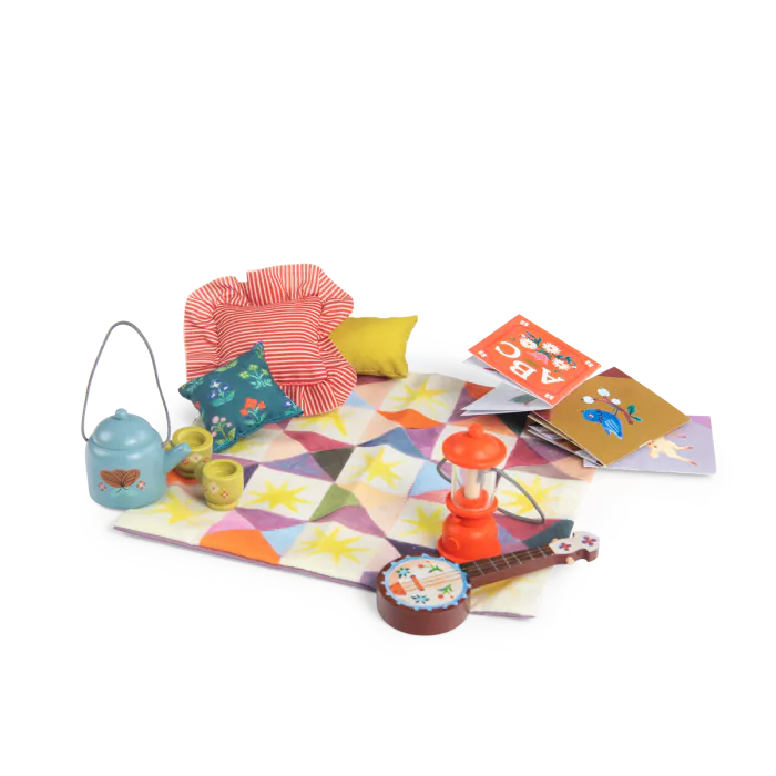 sous-la-bonne-etoile-moulin-roty-set-le-coin-des-histoires-les-2.webp