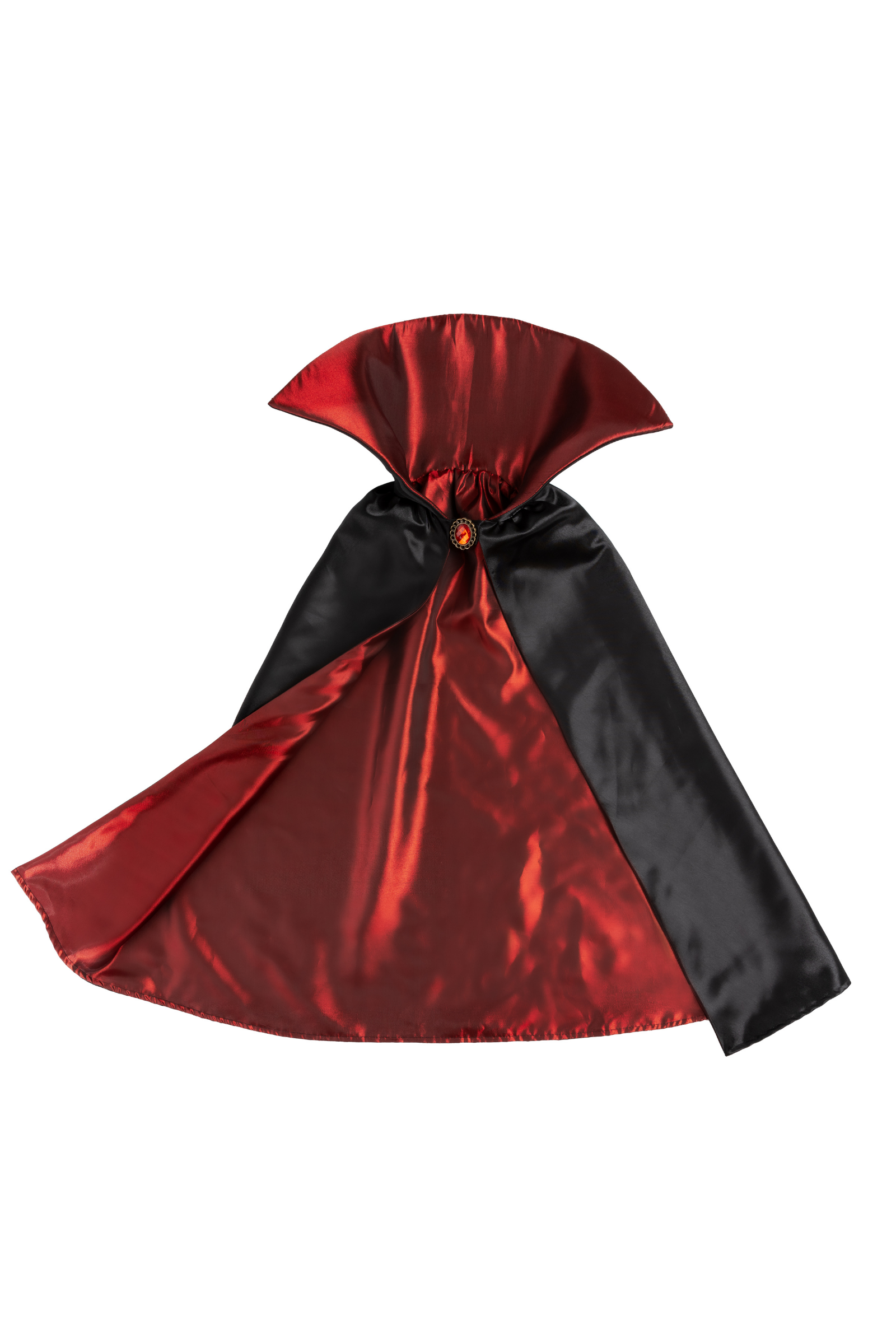 sous-la-bonne-etoile-great-pretenders-cape-de-vampire-royale-r-versi-3.png
