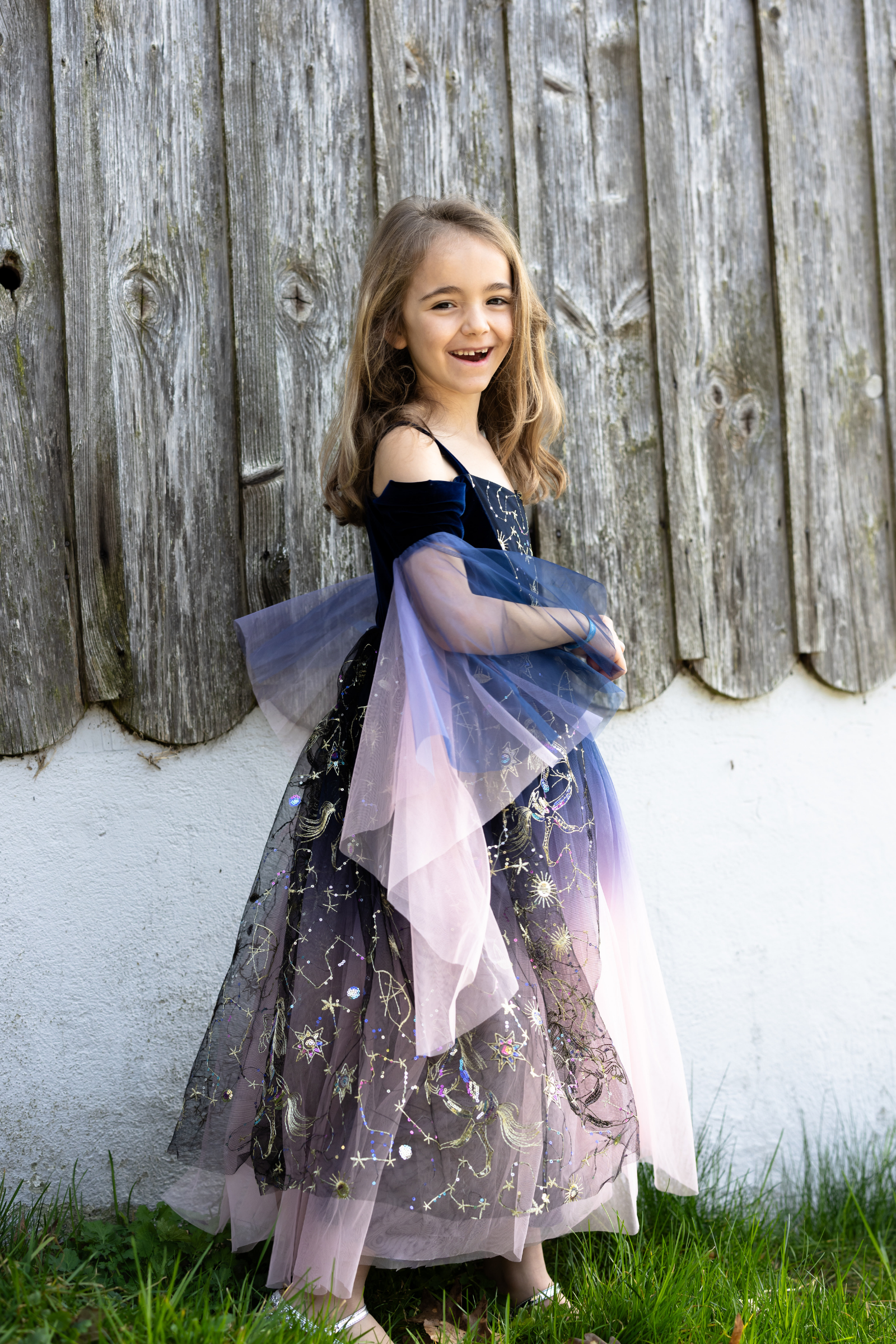 sous-la-bonne-etoile-great-pretenders-robe-enchanteresse-du-cr-puscu-4.png